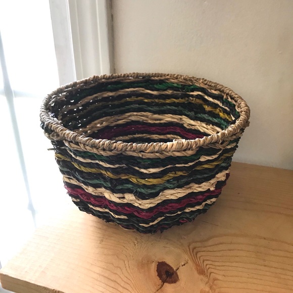Multi Color Seagrass/Wicker Basket - Picture 3 of 7
